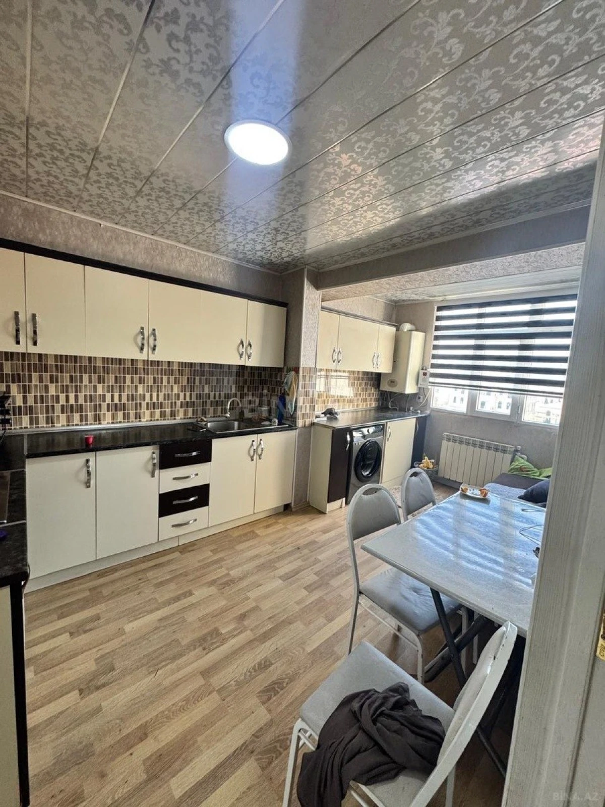 Satılır 4 otaqlı mənzil 120 m²