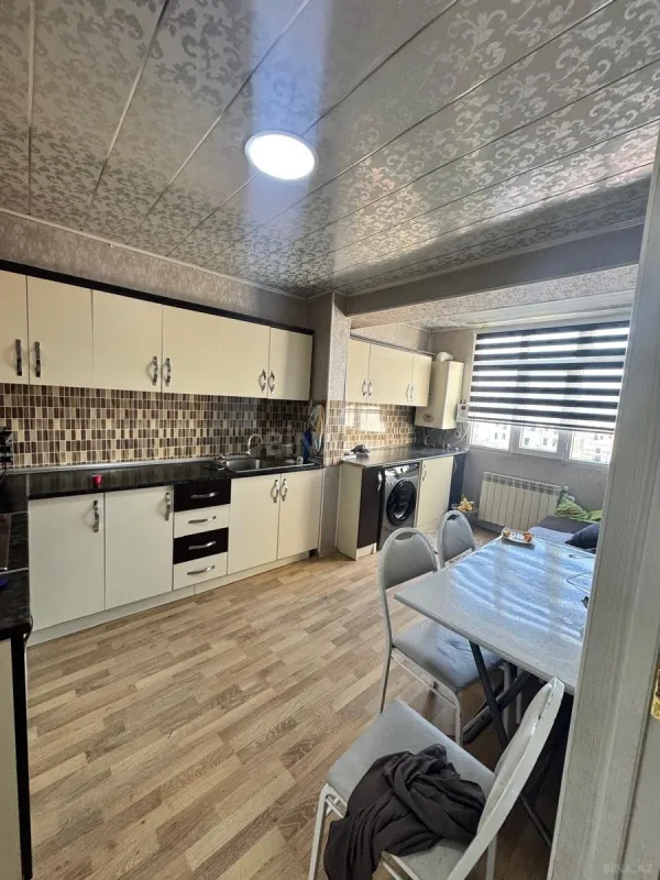 Satılır 4 otaqlı mənzil 120 m²