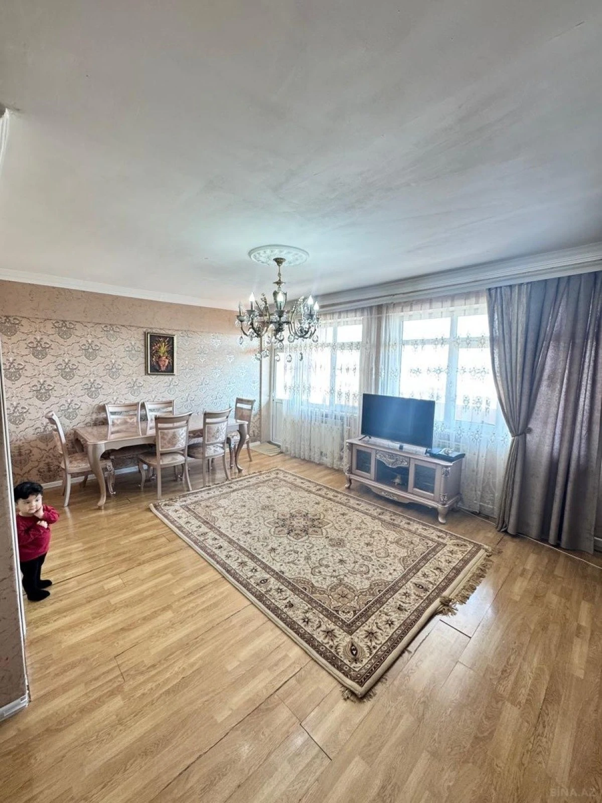 Satılır 4 otaqlı mənzil 120 m²