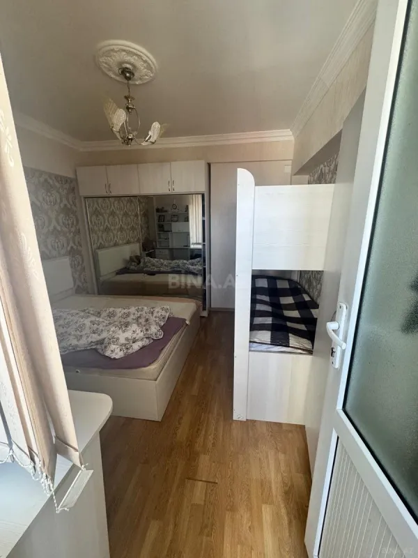 Satılır 4 otaqlı mənzil 120 m²