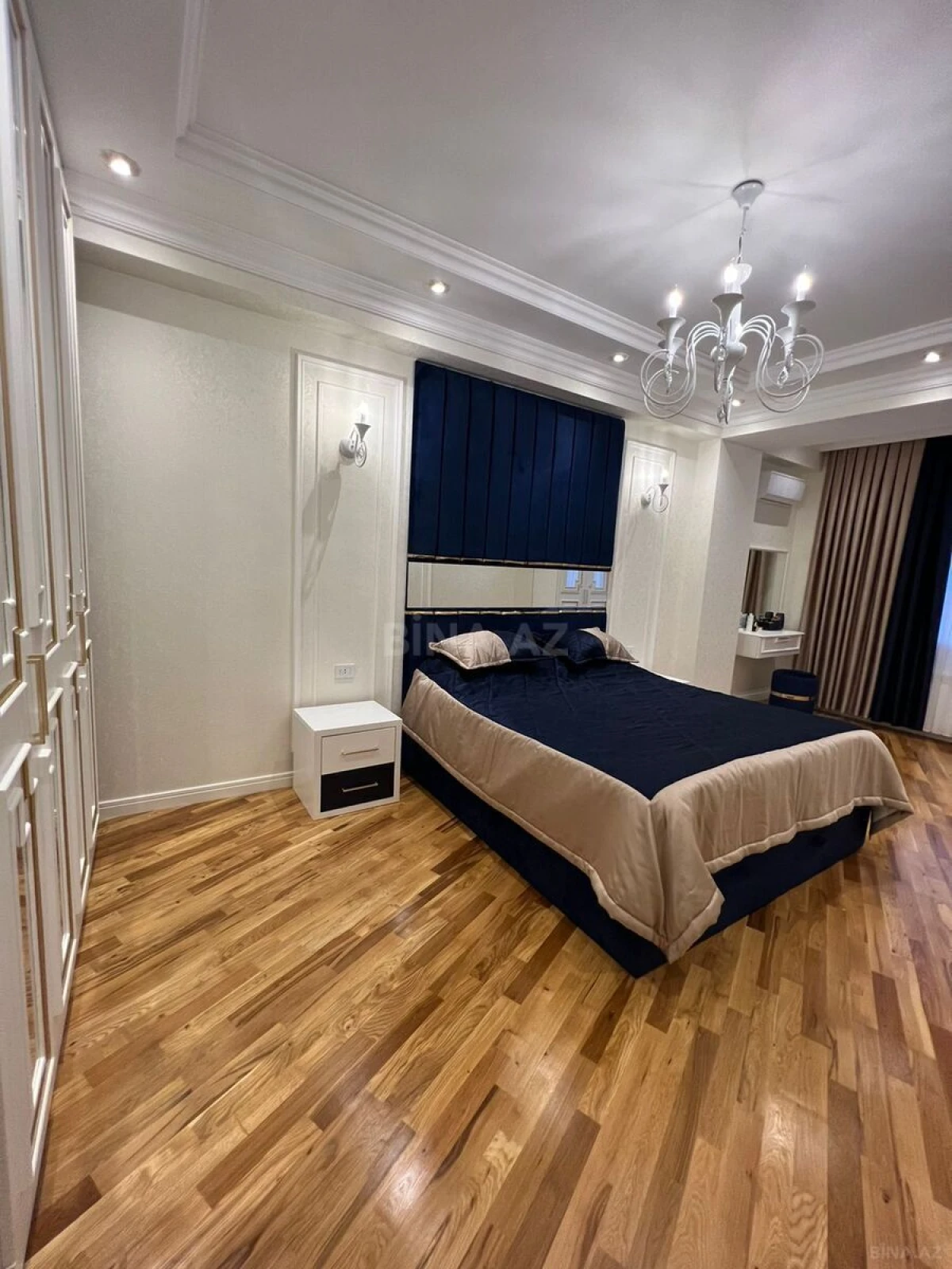 Satılır 3 otaqlı mənzil 147 m²