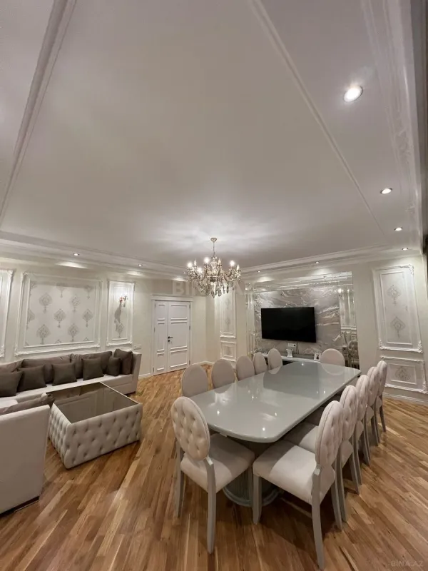 Satılır 3 otaqlı mənzil 147 m²