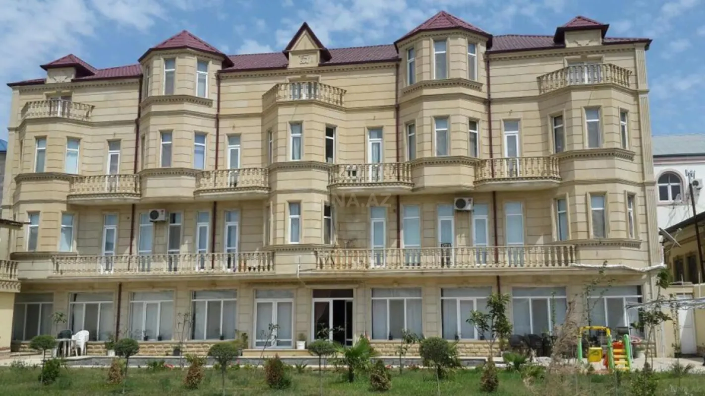 Satılır obyekt 1600 m²