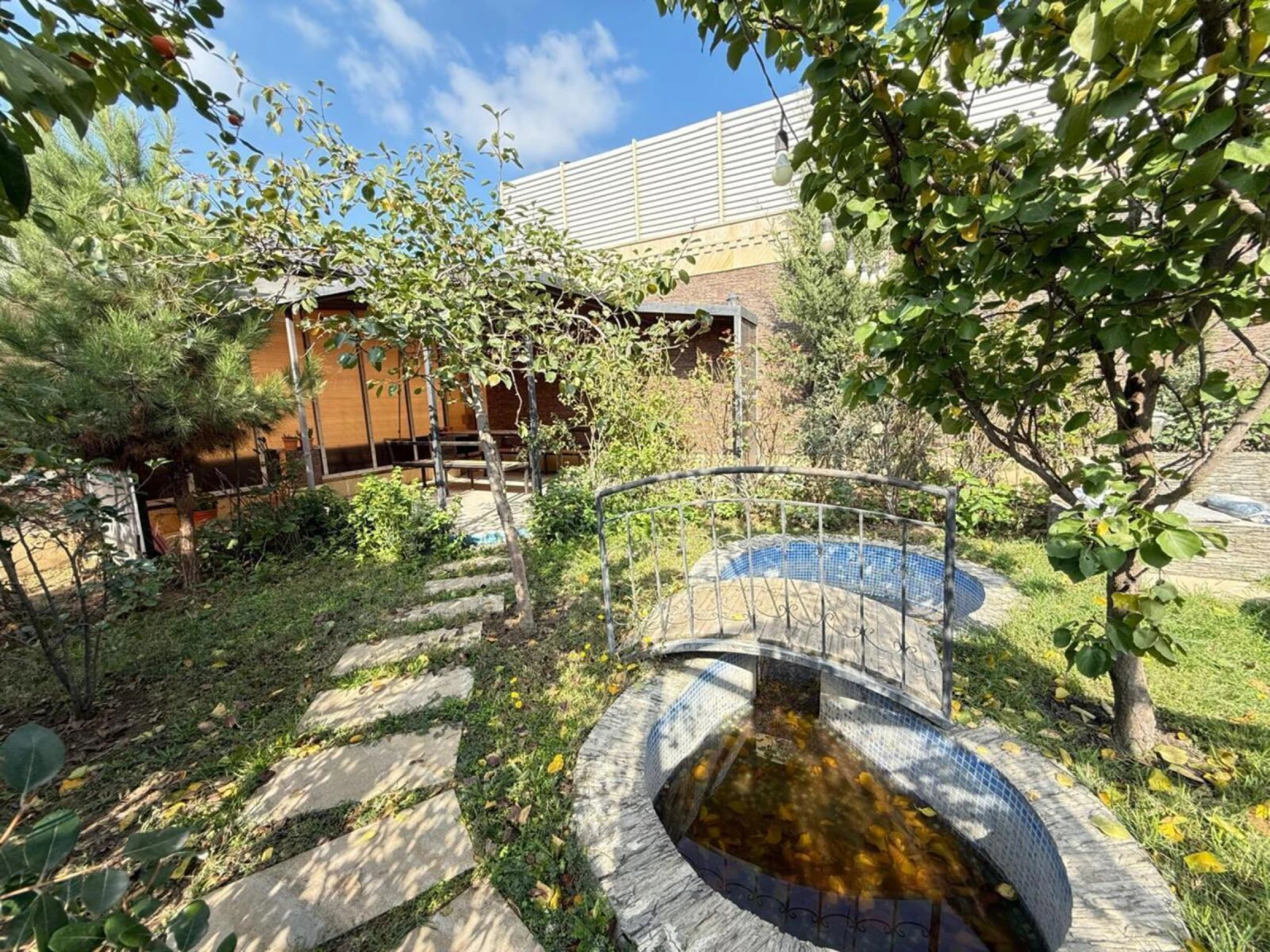 Satılır obyekt 1600 m²