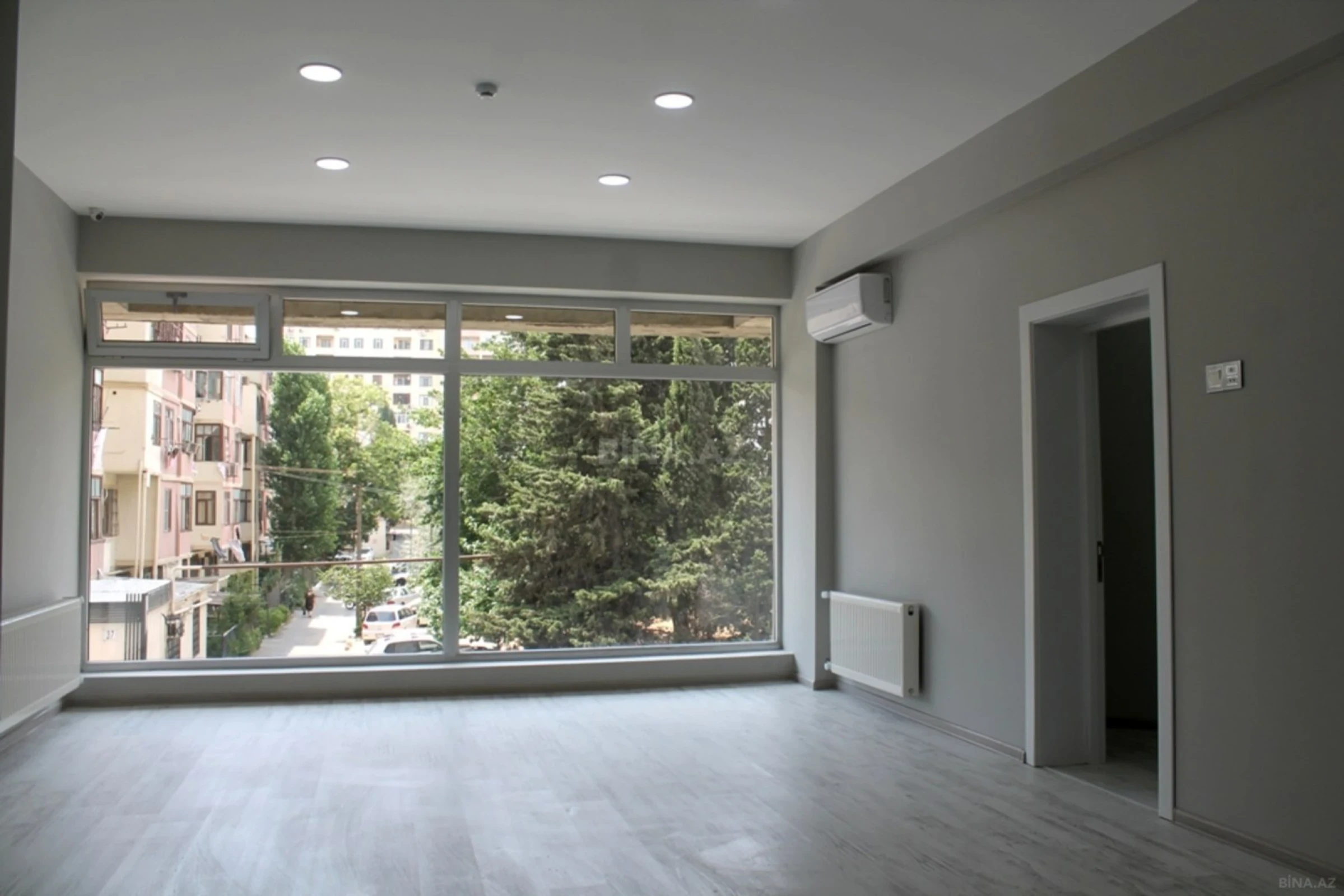 Kirayə verilir 9 otaqlı ofis 380 m²