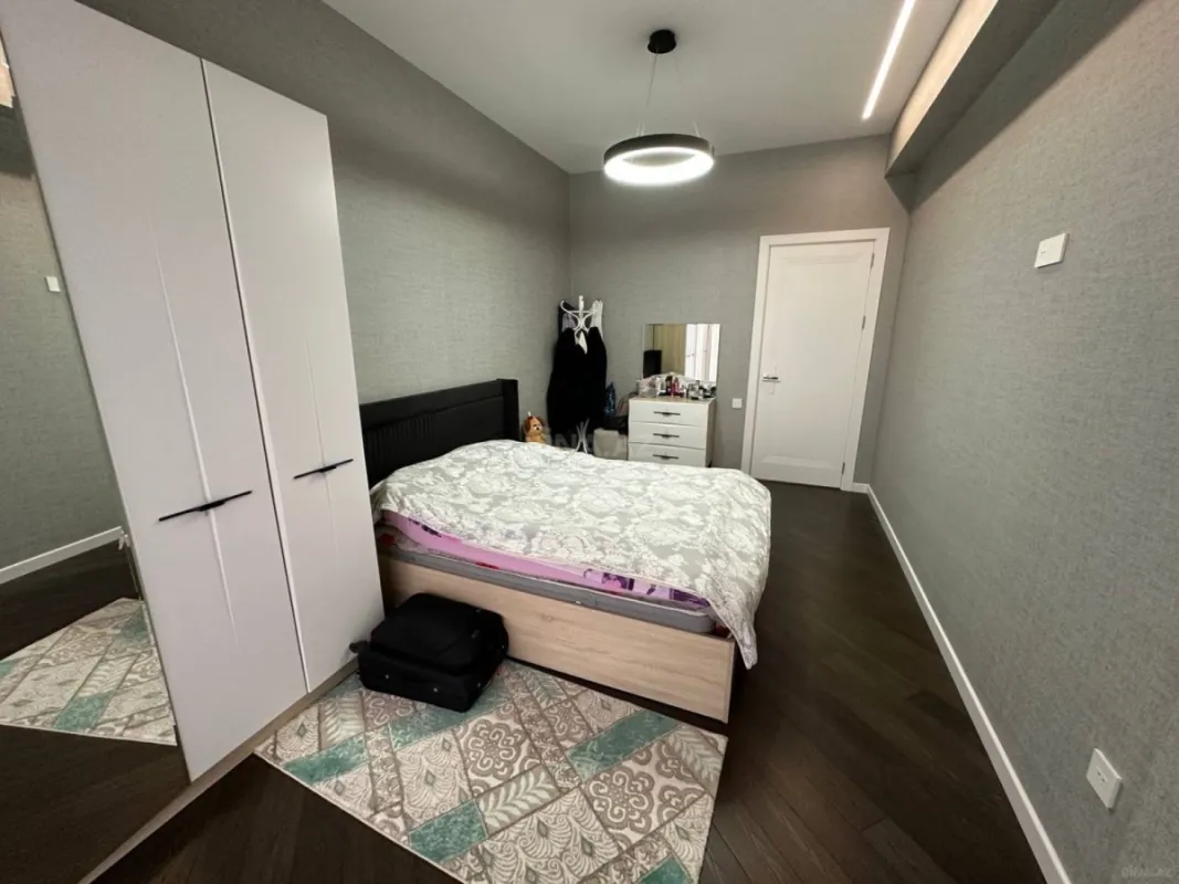 Satılır 3 otaqlı mənzil 104 m²