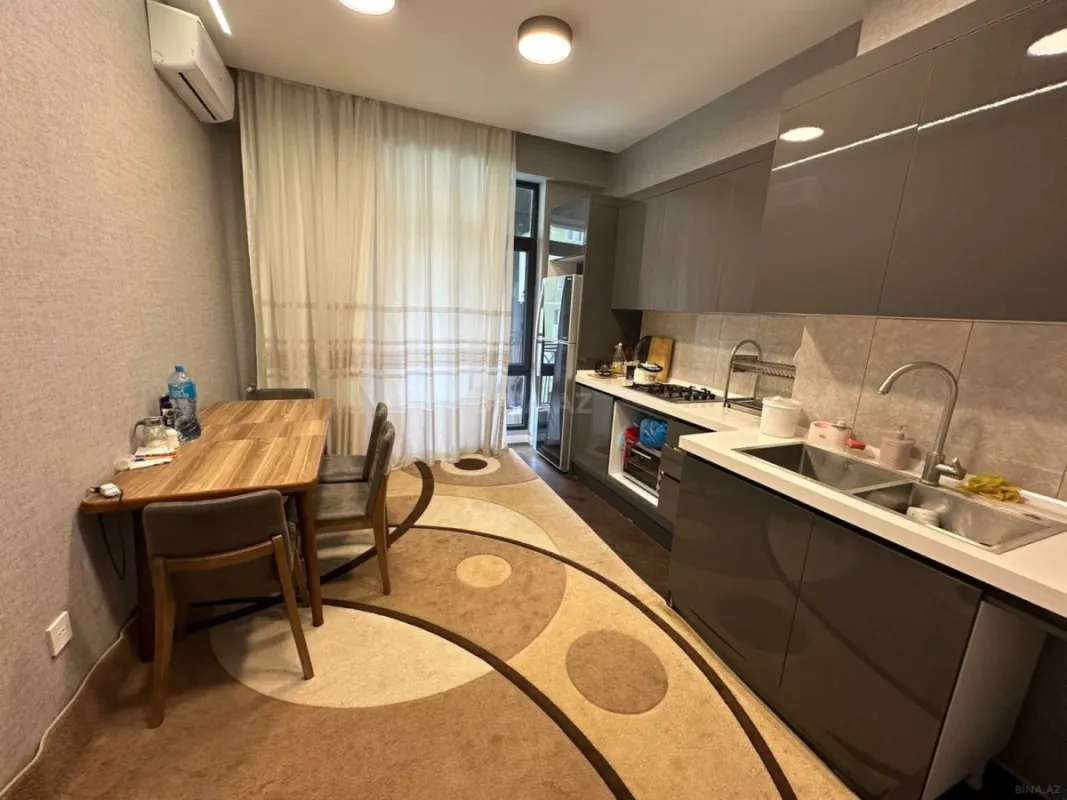 Satılır 3 otaqlı mənzil 104 m²