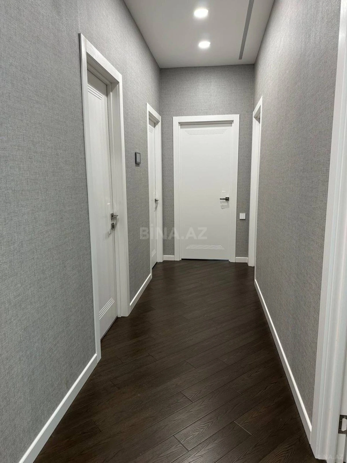 Satılır 3 otaqlı mənzil 104 m²