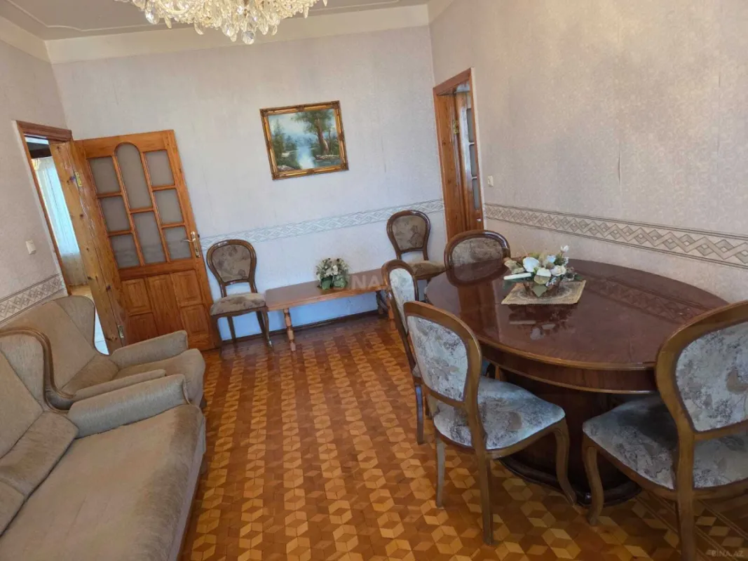 Satılır 4 otaqlı mənzil 100 m²