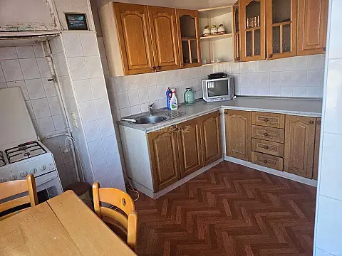 Satılır 4 otaqlı mənzil 100 m²