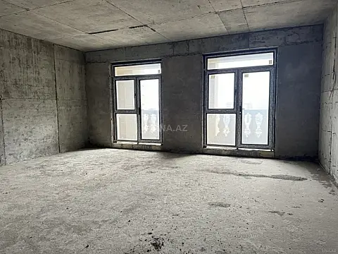 Satılır 4 otaqlı mənzil 235 m²