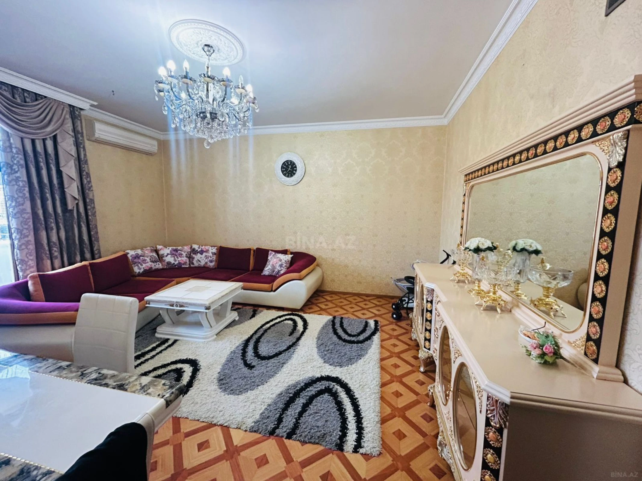 Kirayə verilir 2 otaqlı mənzil 70 m²