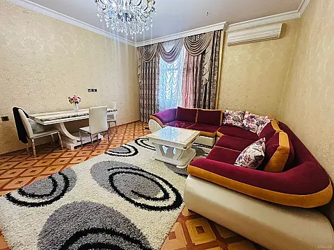 Kirayə verilir 2 otaqlı mənzil 70 m²