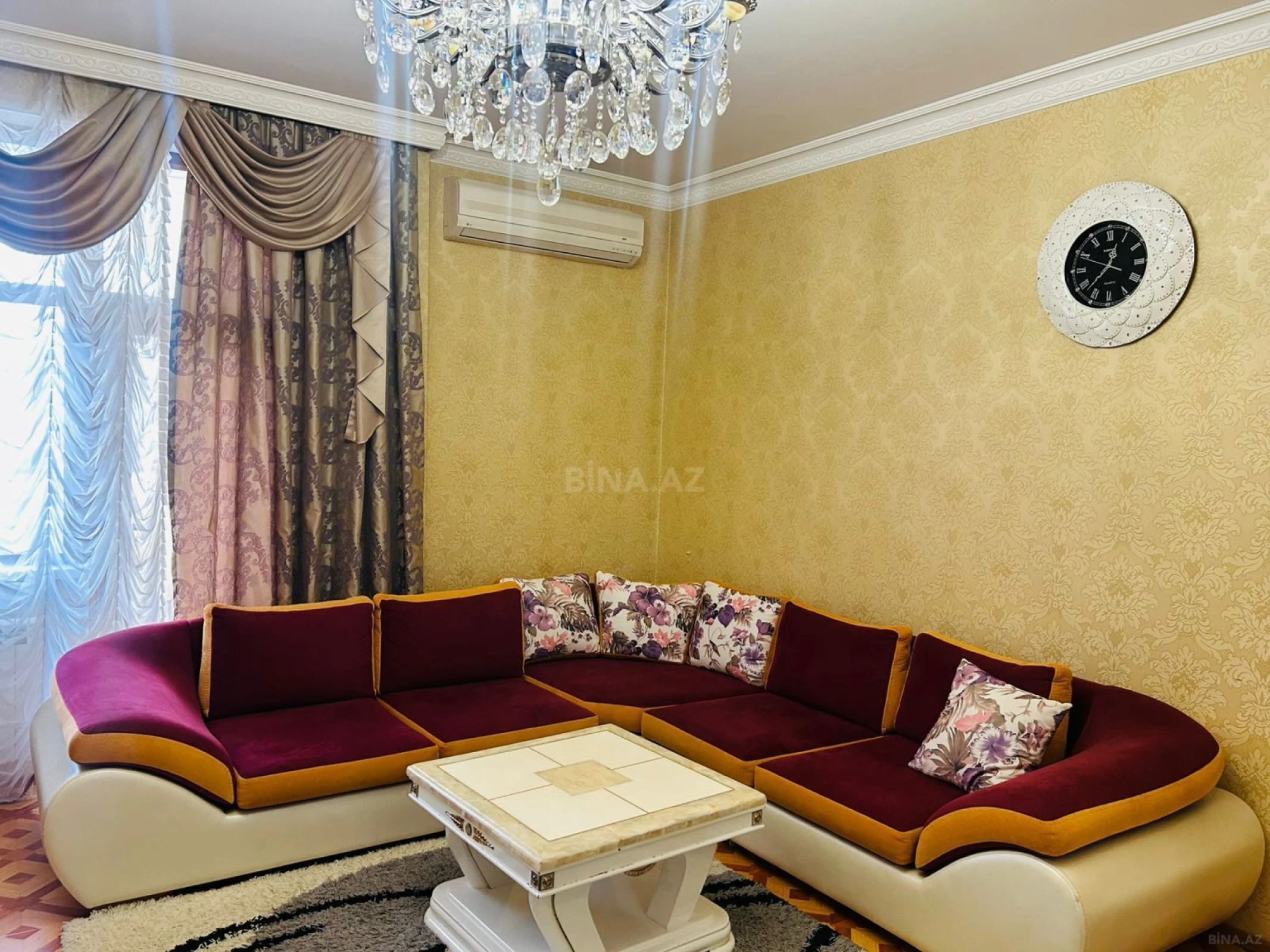 Kirayə verilir 2 otaqlı mənzil 70 m²