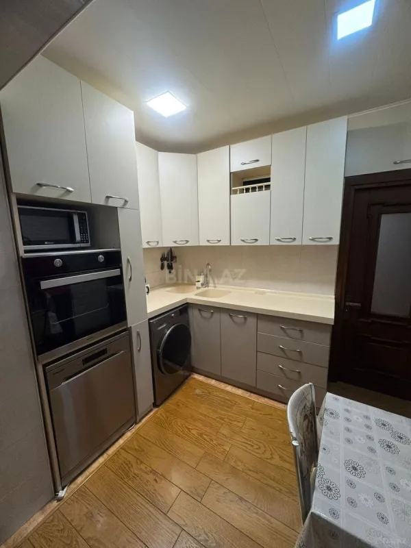 Satılır 4 otaqlı mənzil 110 m²