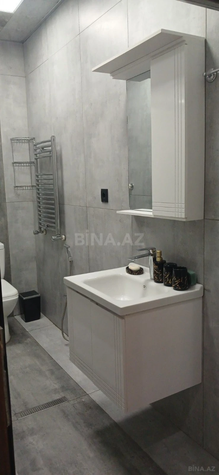 Satılır 4 otaqlı mənzil 110 m²