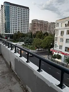 Satılır 3 otaqlı mənzil 93 m²