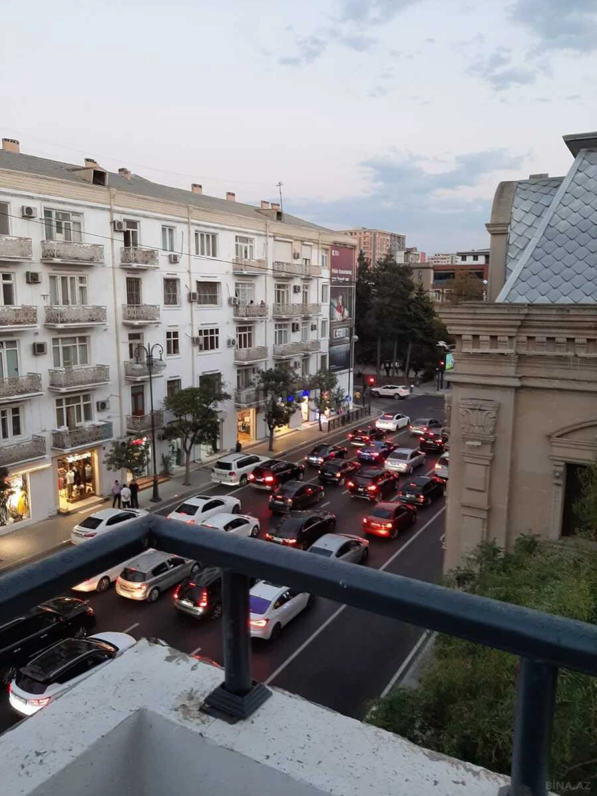 Satılır 3 otaqlı mənzil 93 m²