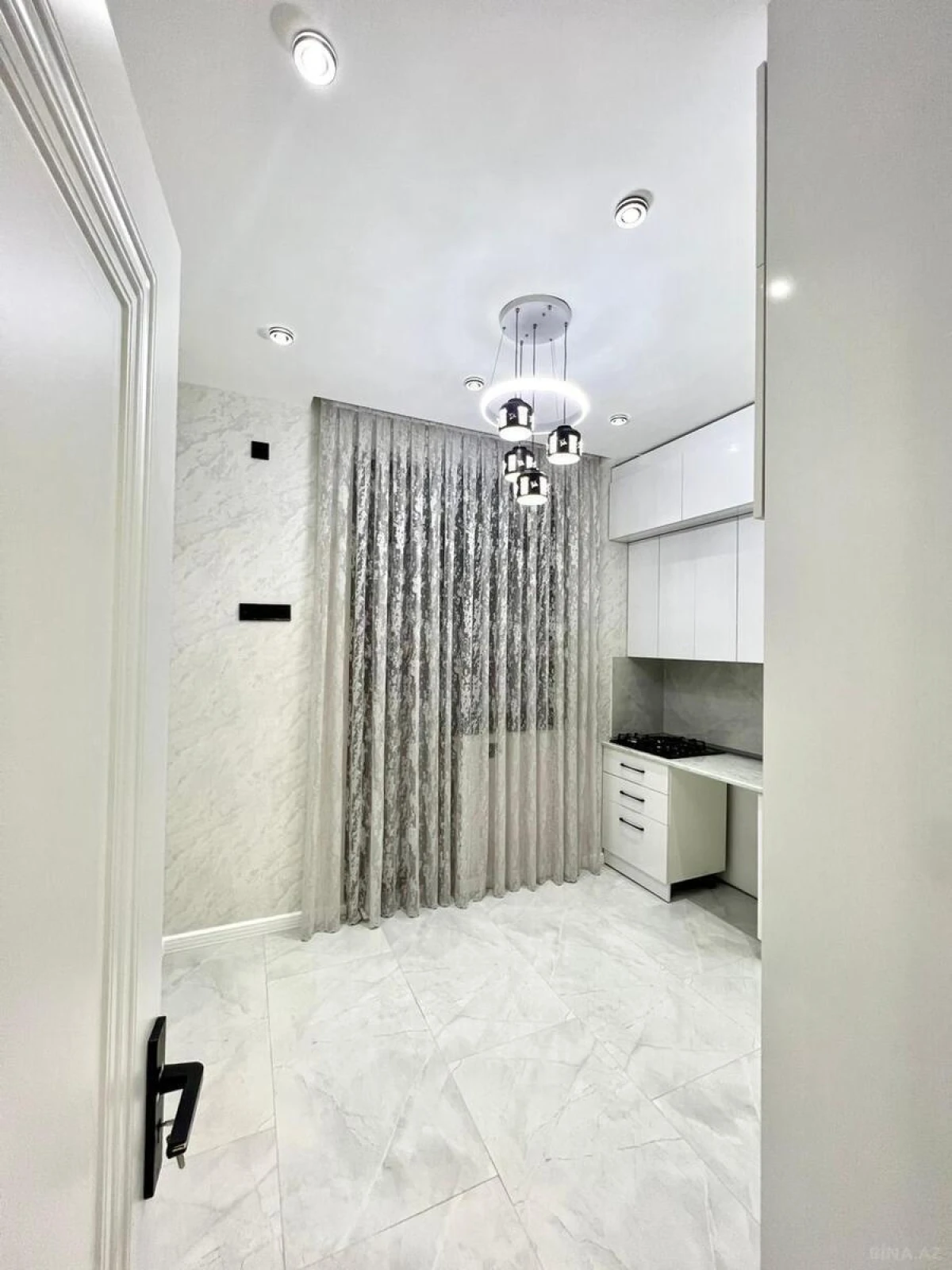 Satılır 3 otaqlı mənzil 74 m²