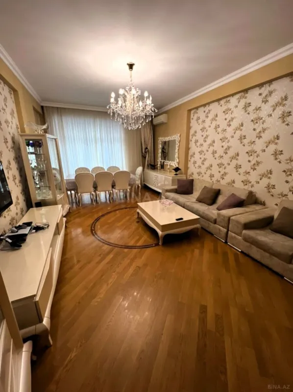 Satılır 3 otaqlı mənzil 120 m²