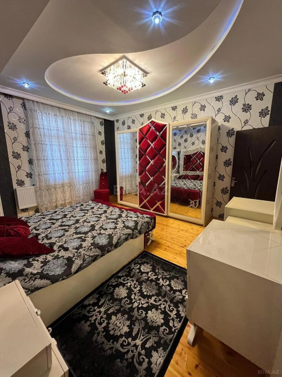 Satılır 3 otaqlı mənzil 155 m²