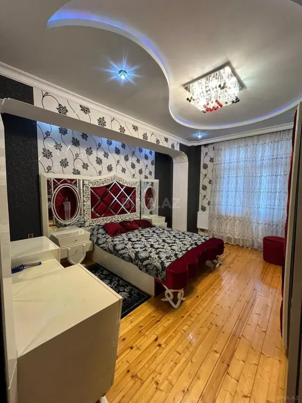 Satılır 3 otaqlı mənzil 155 m²