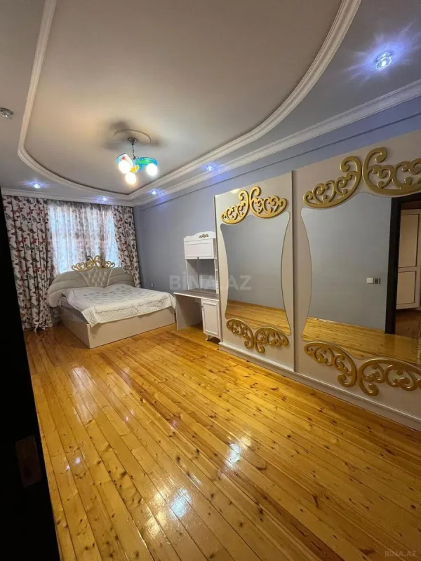 Satılır 3 otaqlı mənzil 155 m²