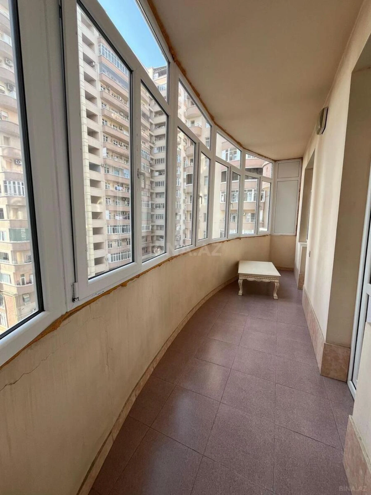 Satılır 3 otaqlı mənzil 155 m²