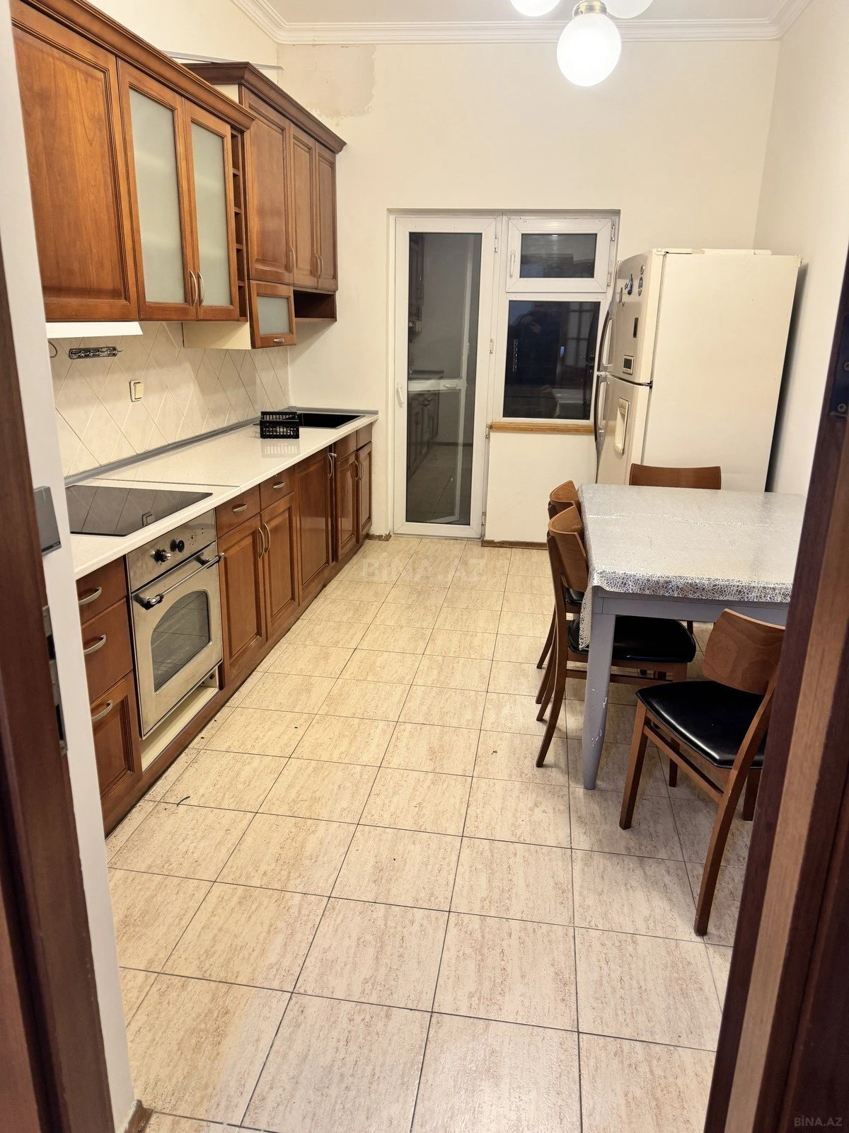 Kirayə verilir 2 otaqlı mənzil 107 m²