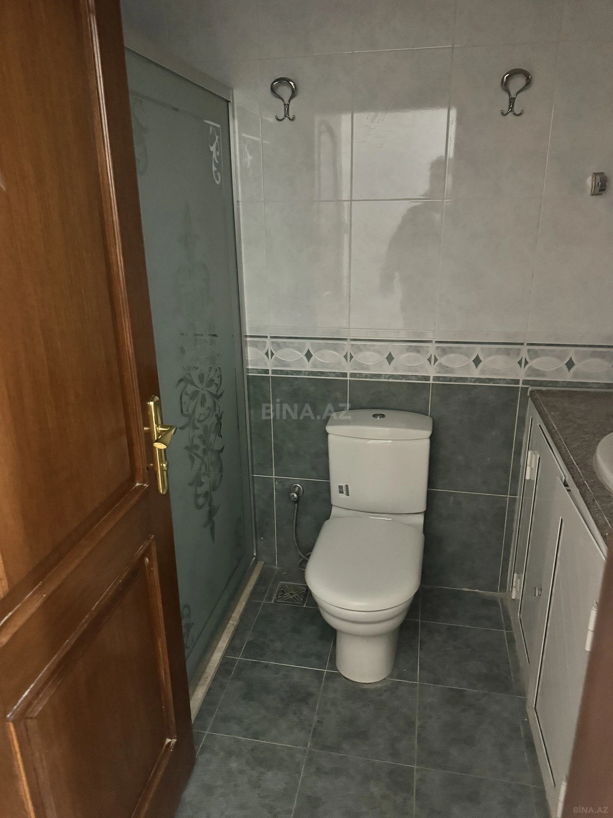 Kirayə verilir 2 otaqlı mənzil 107 m²