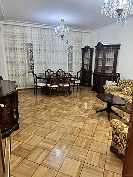 Kirayə verilir 2 otaqlı mənzil 107 m²
