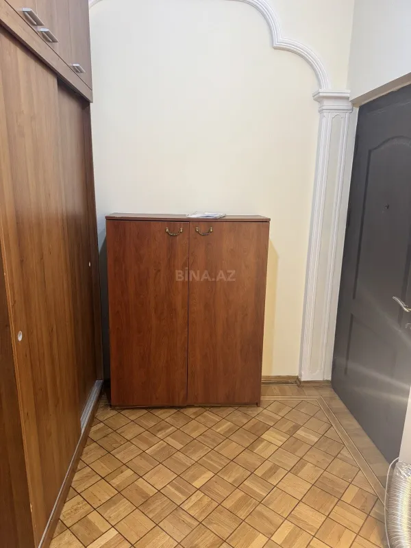 Kirayə verilir 2 otaqlı mənzil 107 m²