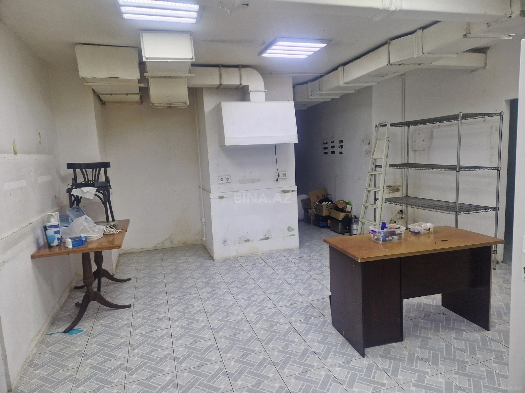 Kirayə verilir obyekt 160 m²