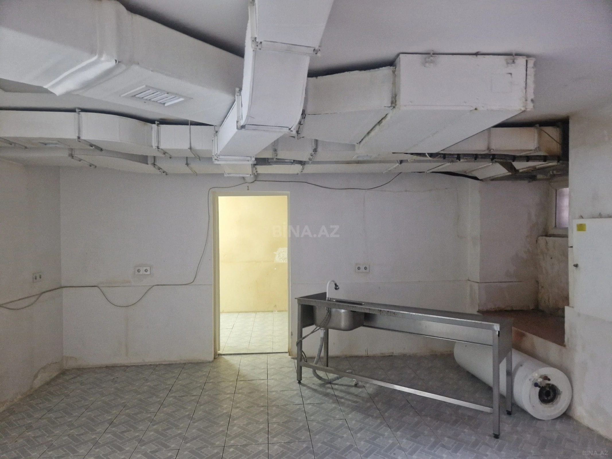 Kirayə verilir obyekt 160 m²