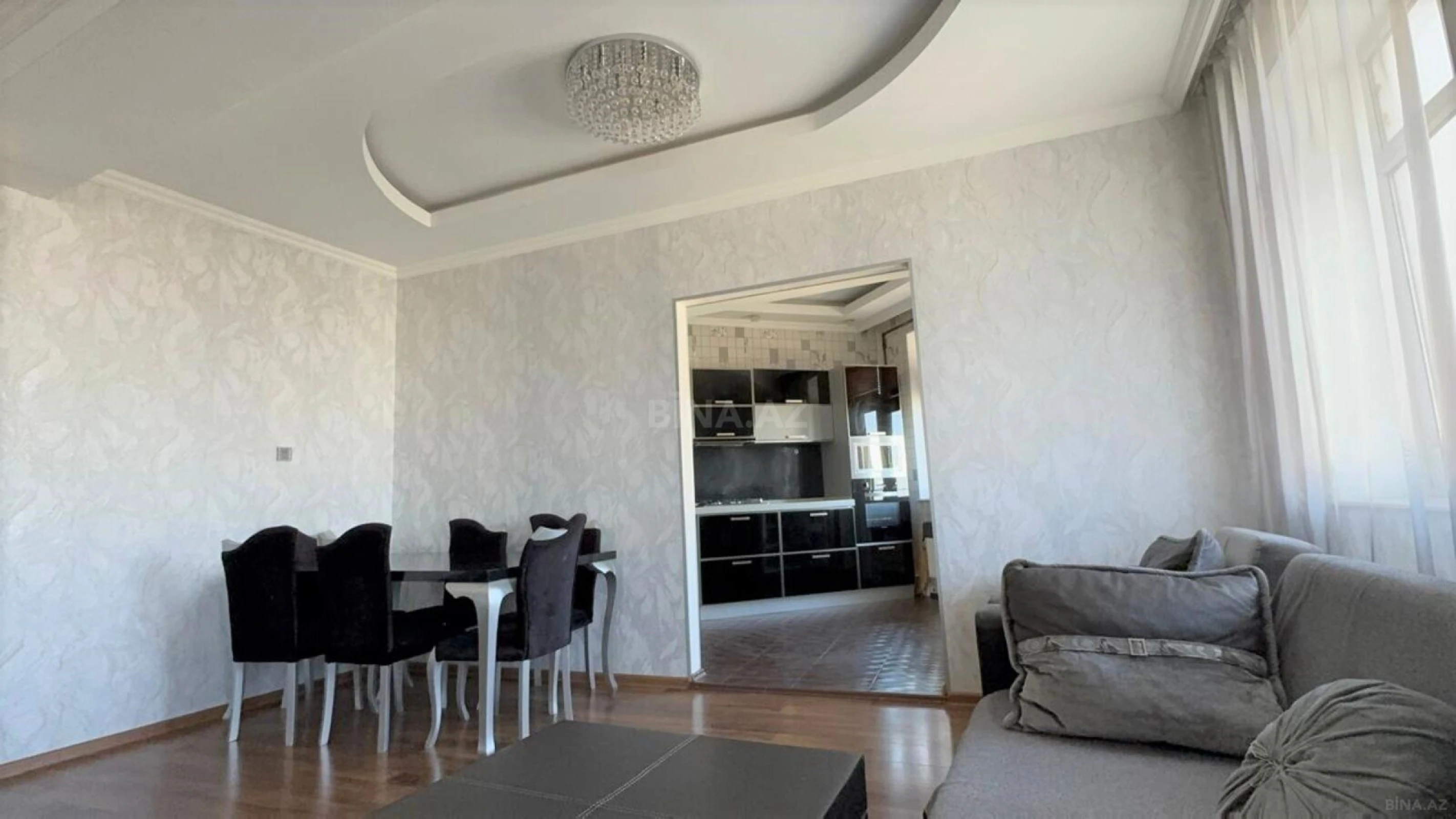 Satılır 3 otaqlı mənzil 101 m²
