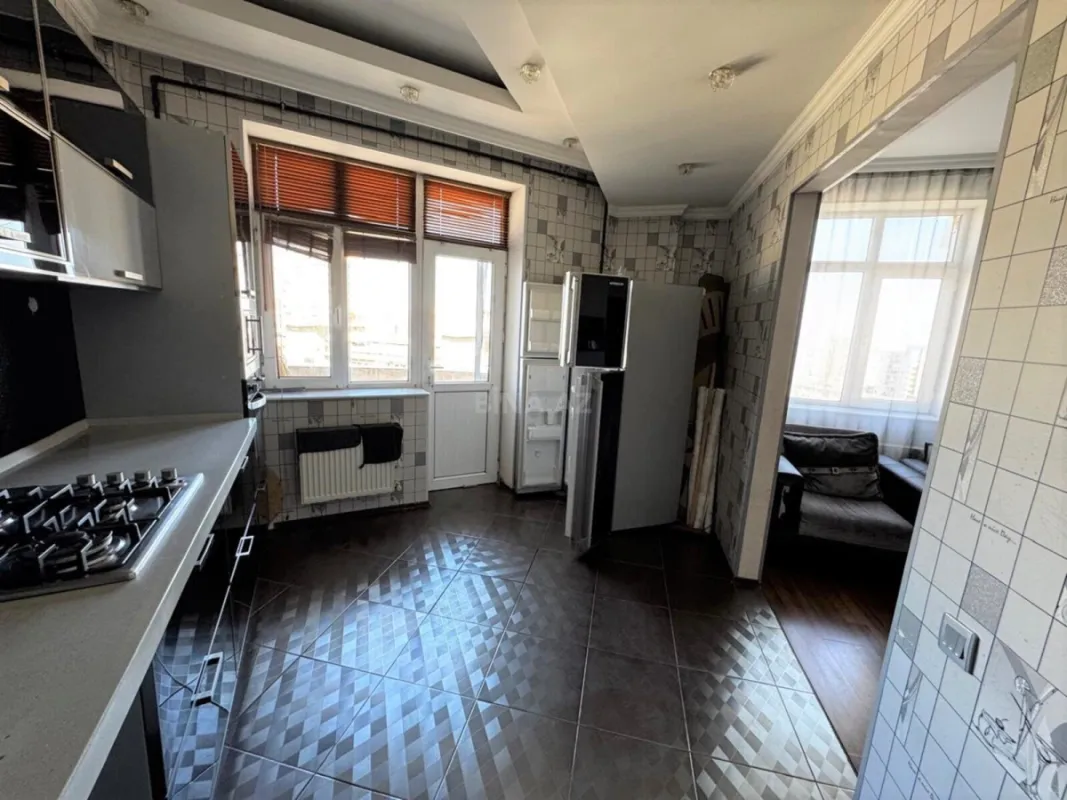 Satılır 3 otaqlı mənzil 101 m²