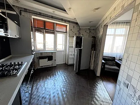 Satılır 3 otaqlı mənzil 101 m²