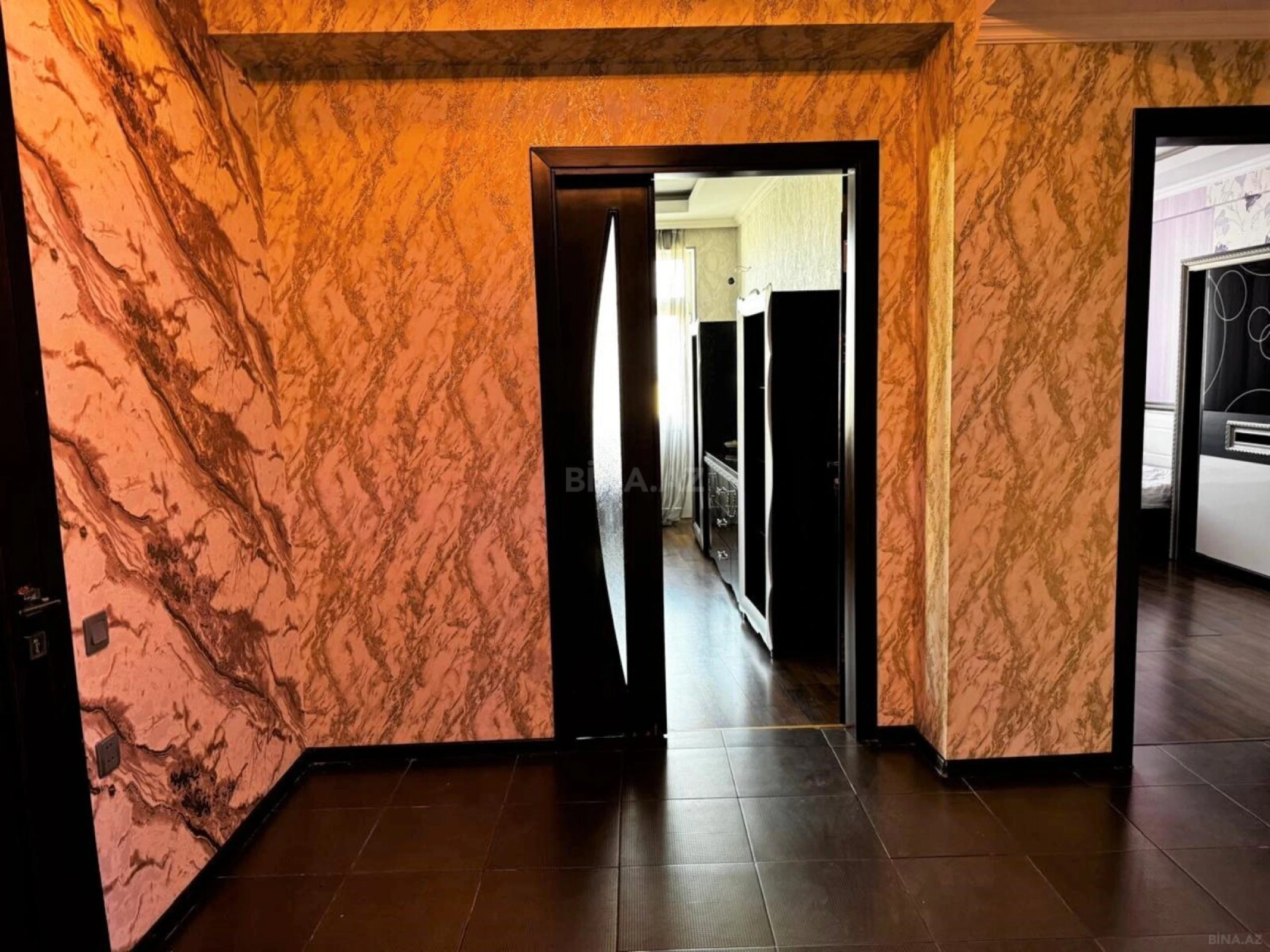 Satılır 3 otaqlı mənzil 101 m²