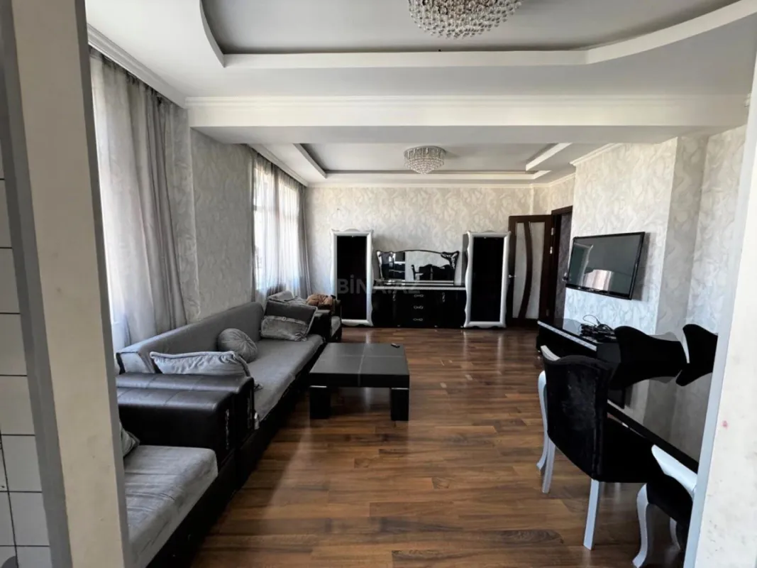 Satılır 3 otaqlı mənzil 101 m²