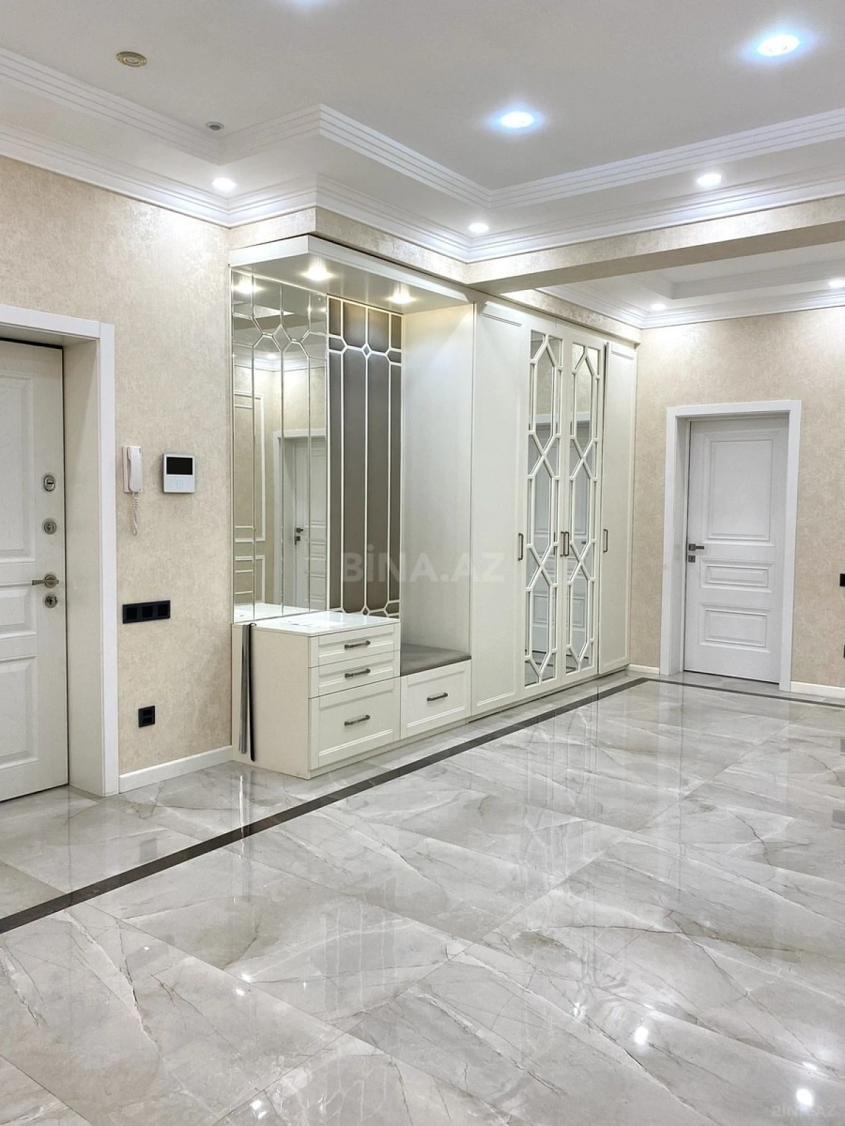 Kirayə verilir 3 otaqlı mənzil 120 m²