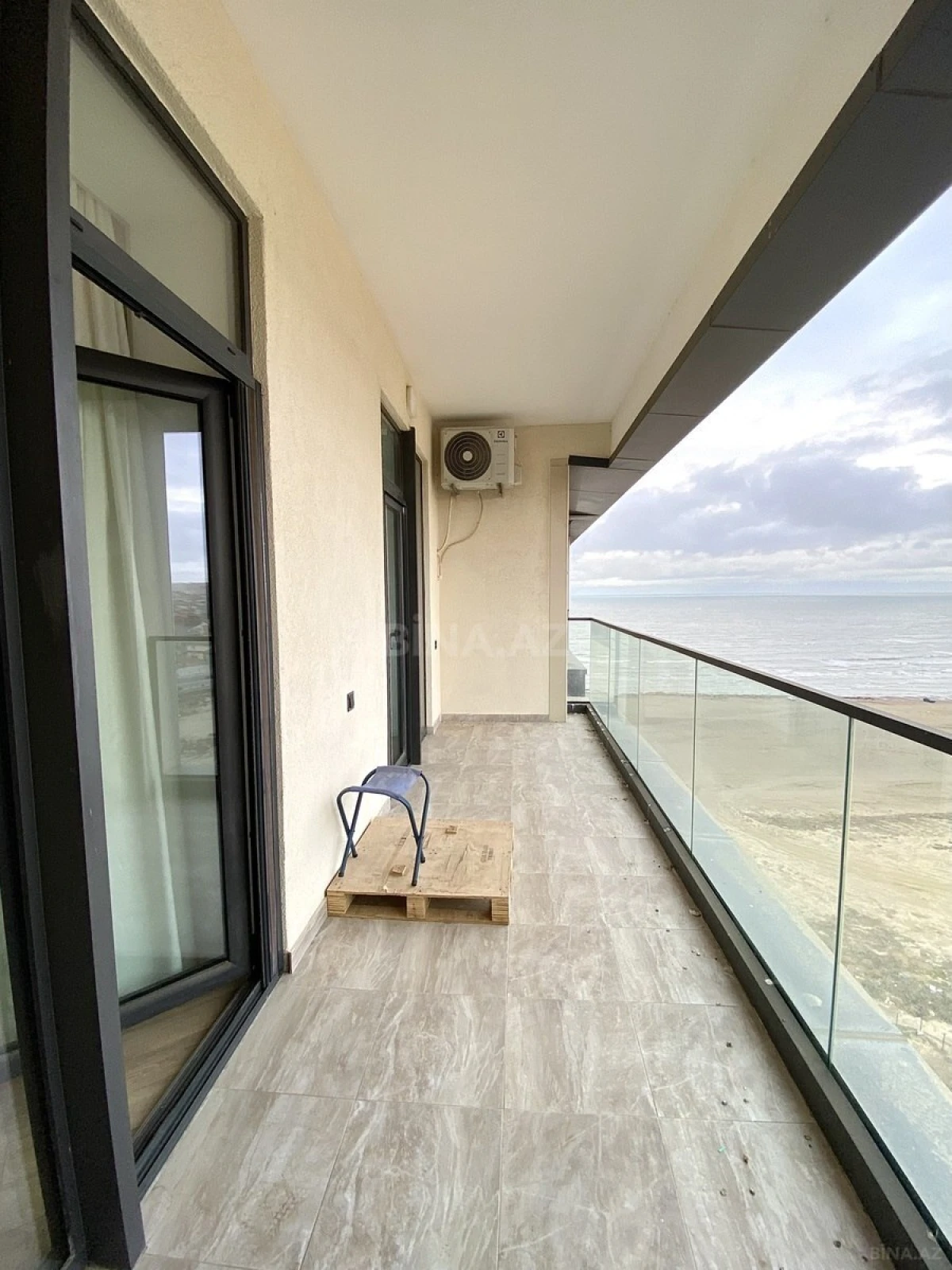 Kirayə verilir 3 otaqlı mənzil 120 m²