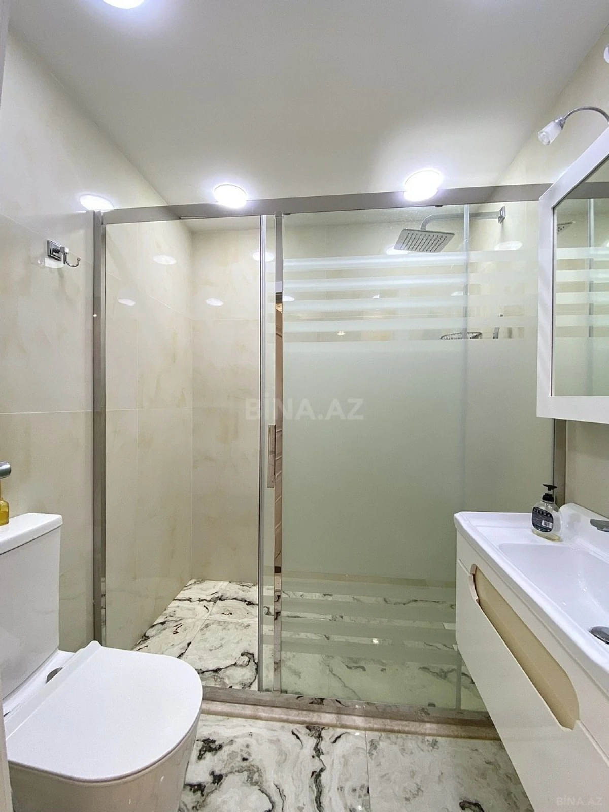 Kirayə verilir 3 otaqlı mənzil 120 m²