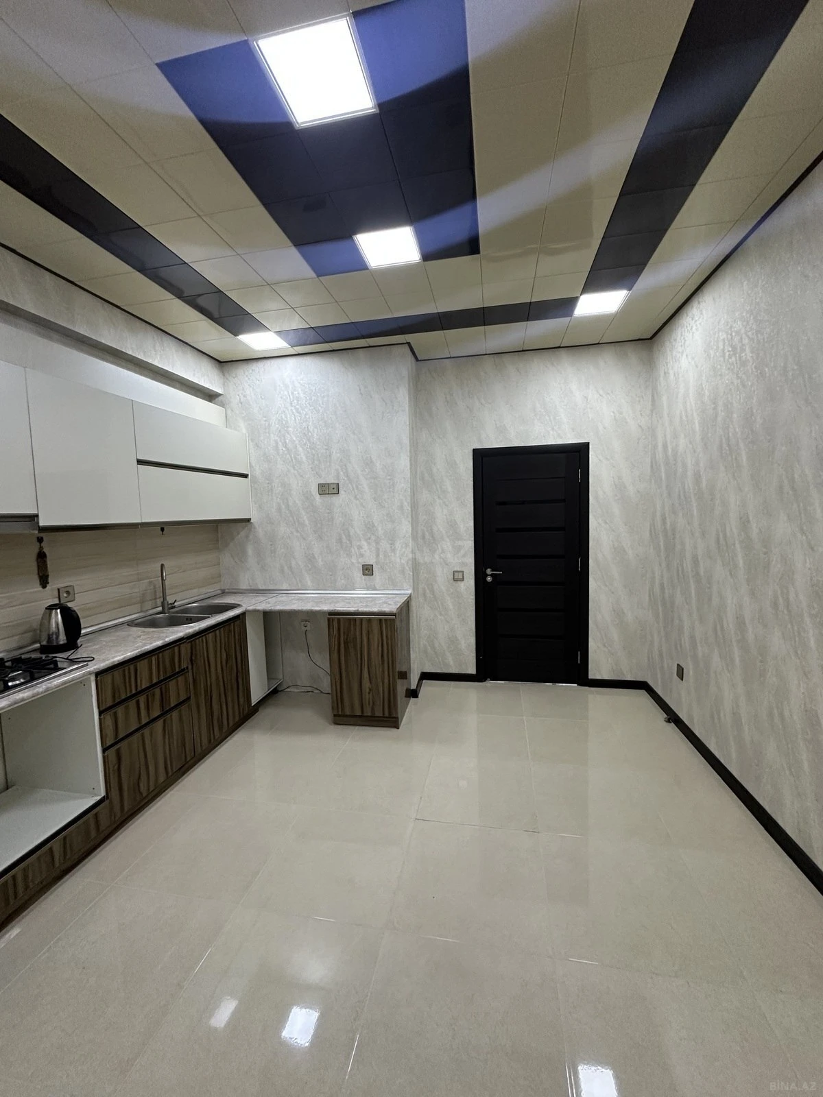Satılır 3 otaqlı mənzil 122 m²