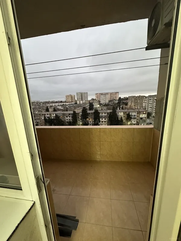 Satılır 3 otaqlı mənzil 122 m²