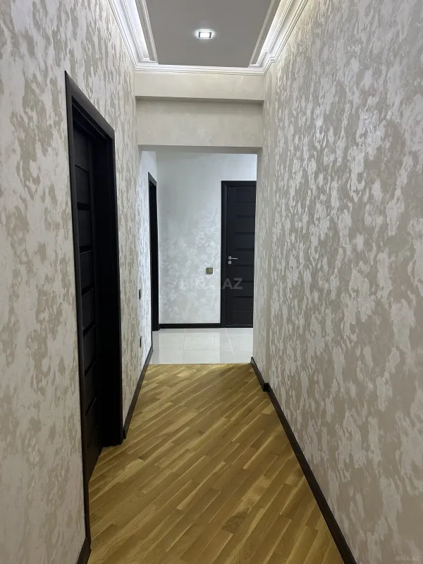 Satılır 3 otaqlı mənzil 122 m²