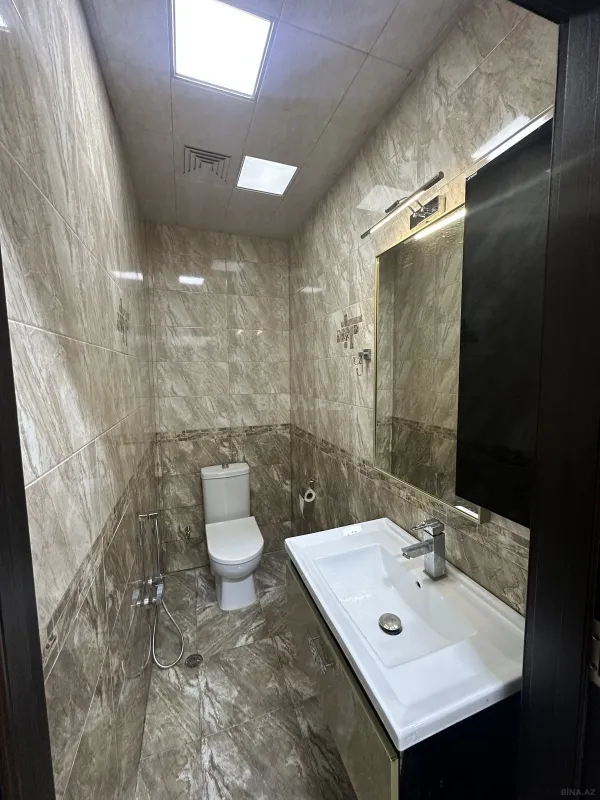 Satılır 3 otaqlı mənzil 122 m²
