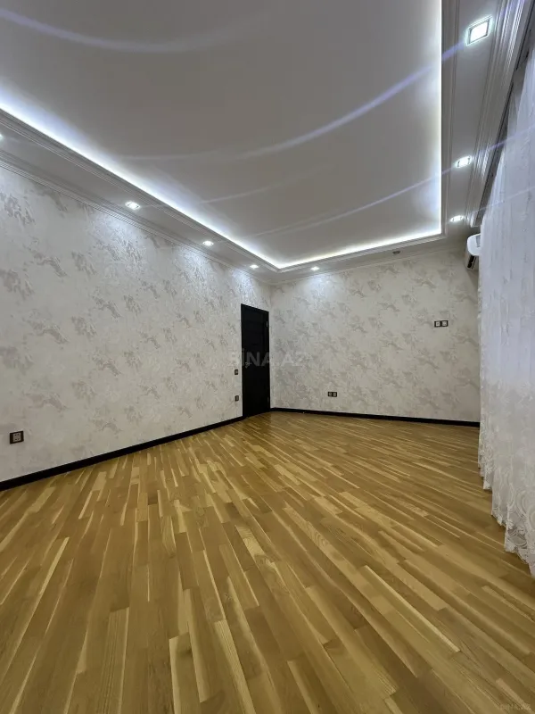 Satılır 3 otaqlı mənzil 122 m²