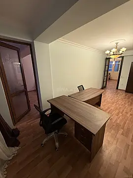 Kirayə verilir 3 otaqlı ofis 80 m²