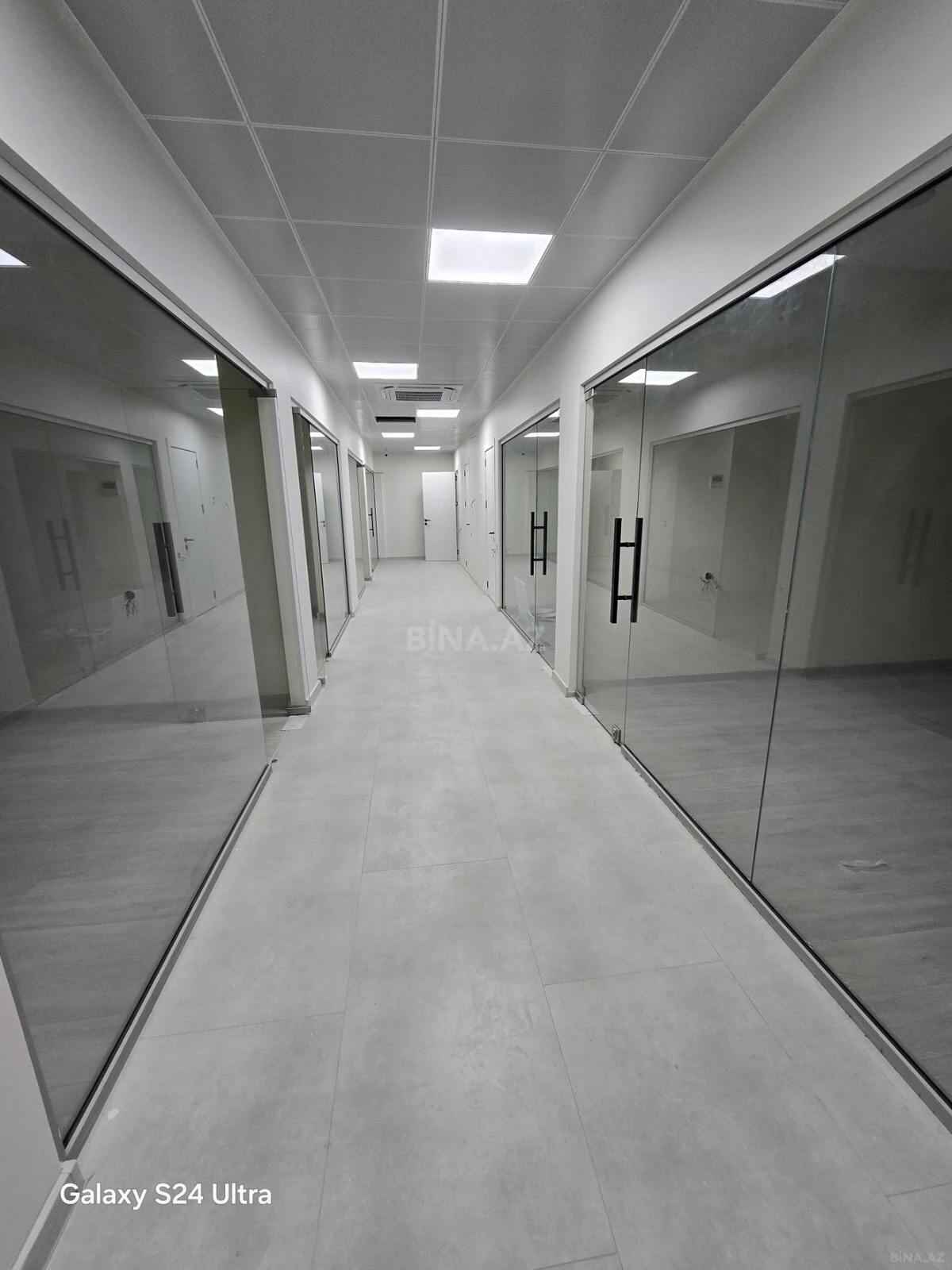 Kirayə verilir 4 otaqlı ofis 180 m²