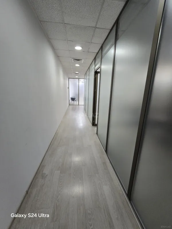 Kirayə verilir 4 otaqlı ofis 180 m²